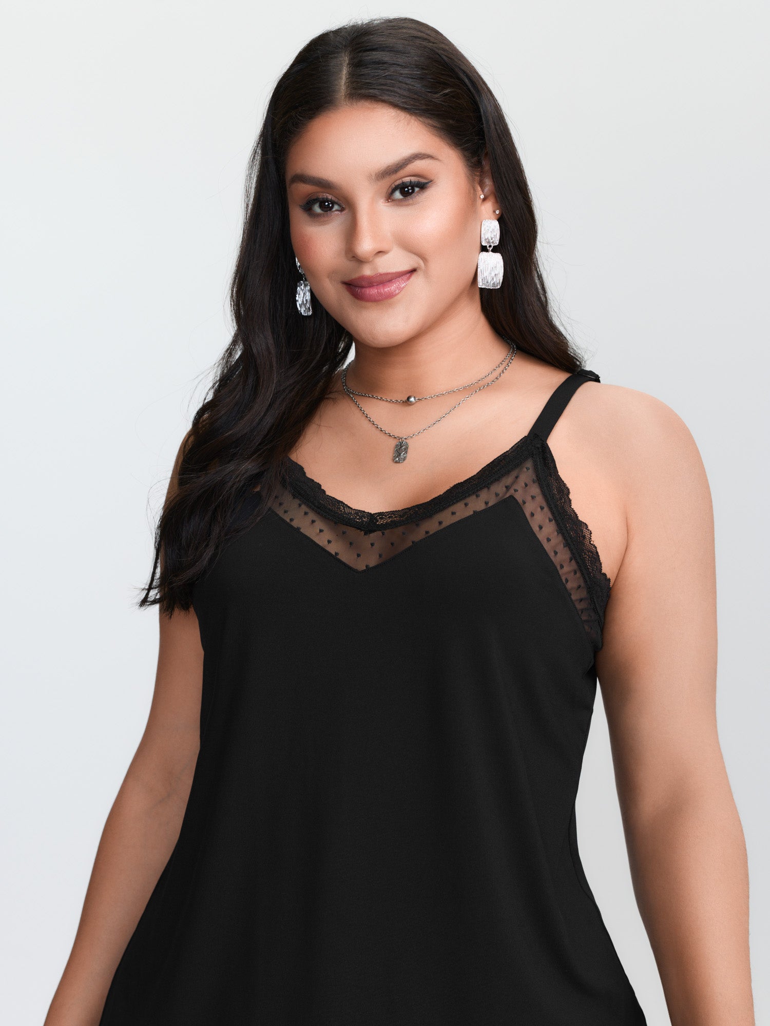 بلوزة داخلية سوداء محبوكة بمقا - مراجعة Cami Top Lace وسعره